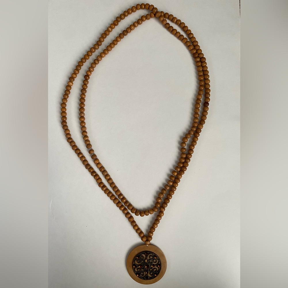 Long necklace.